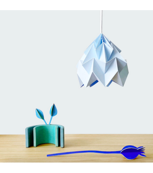 Pendelleuchte - Moth - Pastellblau Studio Snowpuppe Pendelleuchten design Schweiz Original