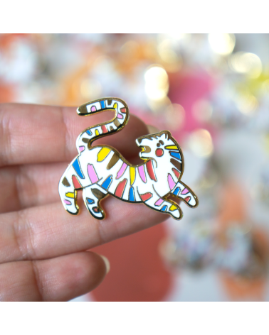 Enamel Pins - Rainbow Tiger Angelope Design broches and pins hat pin badges collectible