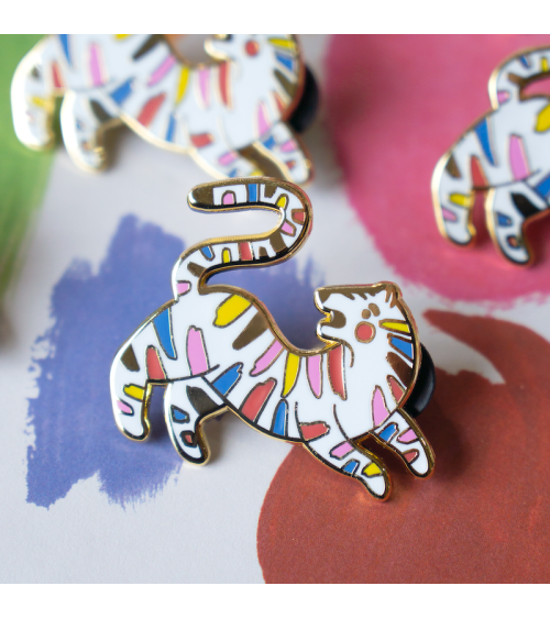 Enamel Pins - Rainbow Tiger Angelope Design broches and pins hat pin badges collectible