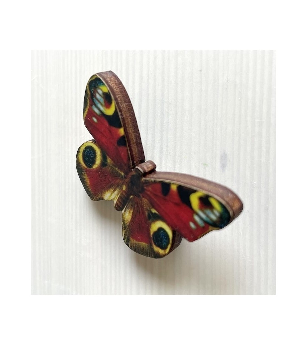 Butterfly Peacock - Wooden brooch Fen & Co broches and pins hat pin badges collectible