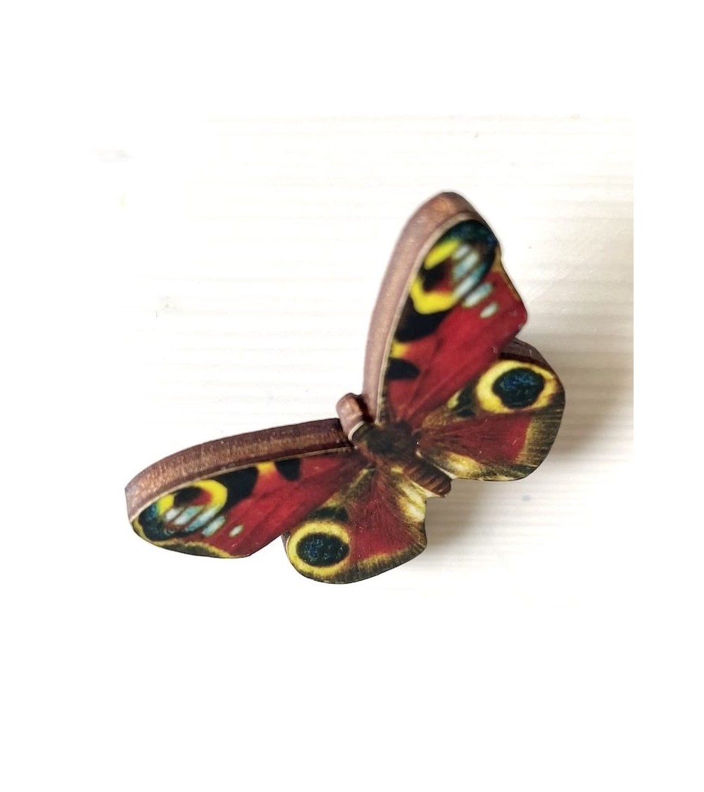 Butterfly Peacock - Wooden brooch Fen & Co broches and pins hat pin badges collectible