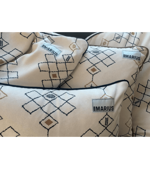 Berber Curry - Kissen für Sofa aus Samt Où est Marius zierkissen sofa deko kissen kaufen dekokissen sofakissen
