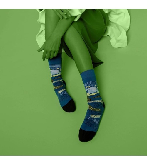 Socken - Sternennacht von Vincent van Gogh Curator Socks Socken design Schweiz Original