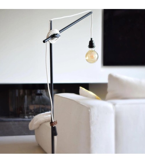 Asym - Support de luminaire design Hoopzi Lampadaires & Lampes à poser design suisse original