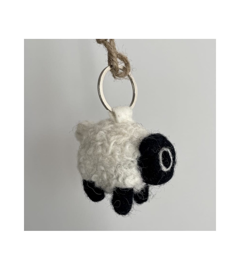 Sheep - Cool Handcrafted Keychain Felt so good original gift idea switzerland