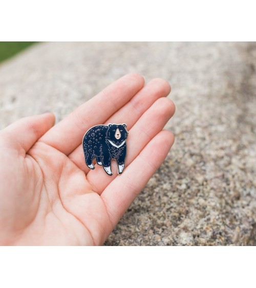 Spilla Smaltata - Orso della luna Wildship Studio spiritose spille colorate particolari eleganti donna da giacca uomo