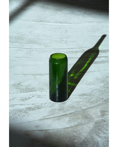 Vase en verre vert - Débattre Q de Bouteilles design fleur décoratif original kitatori suisse