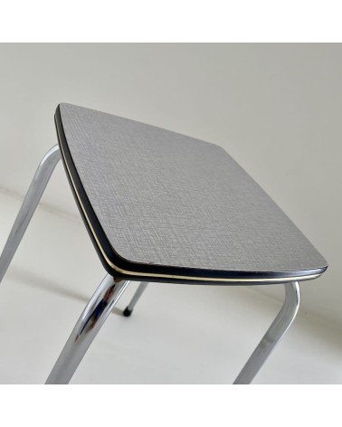 Sgabello vintage in formica - Anni '60 Vintage by Kitatori Kitatori.ch - Concept Store di arte e design design svizzera origi...