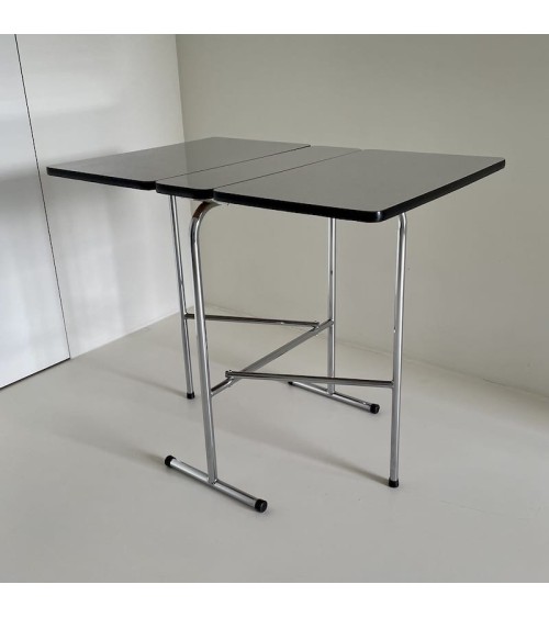 Table pliante vintage en Formica - Années 60 Vintage by Kitatori Kitatori - Concept Store d'Art et de Design design suisse or...