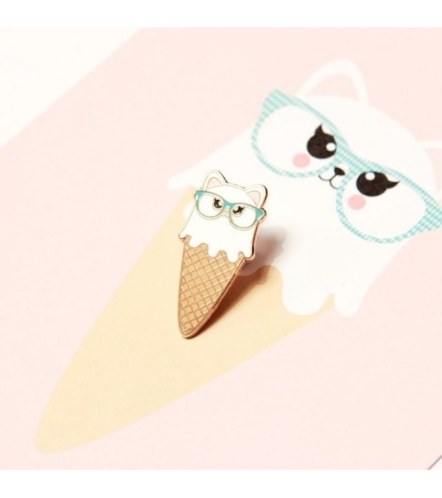 Spilla Smaltata - Gatto con bicchiere gelato Studio Inktvis spiritose spille colorate particolari eleganti donna da giacca uomo