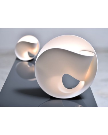 TULIP - Lampe de table, lampe de chevet Pierre Cabrera a poser de nuit led moderne originale design suisse