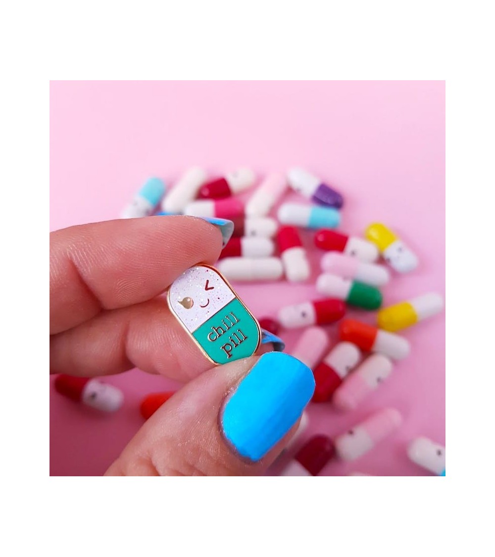 Chill Pill Enamel Pin - Mint and Glitter Studio Inktvis broches and pins hat pin badges collectible
