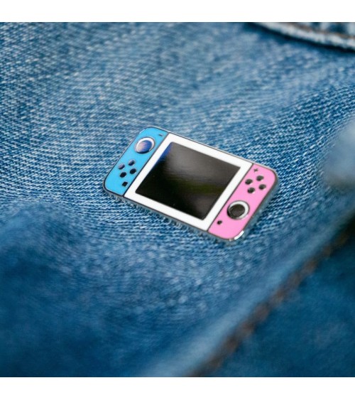 Spilla Smaltata - Nintendo - Rosa e blu Creative Goodie spiritose spille colorate particolari eleganti donna da giacca uomo