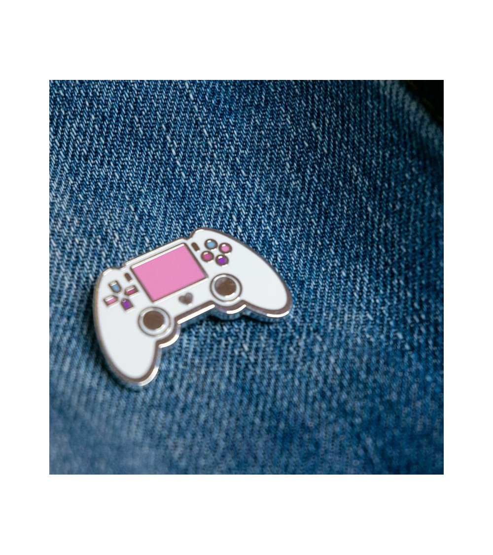 Spilla Smaltata - Playstation - Bianco e rosa Creative Goodie spiritose spille colorate particolari eleganti donna da giacca ...