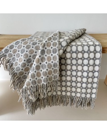 Plaid beige MILAN Natural - Couverture en laine mérinos Bronte by Moon anglaise plaid tartan ecossais 100 laine highland