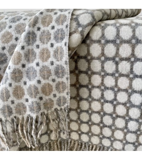 Plaid beige MILAN Natural - Couverture en laine mérinos Bronte by Moon anglaise plaid tartan ecossais 100 laine highland