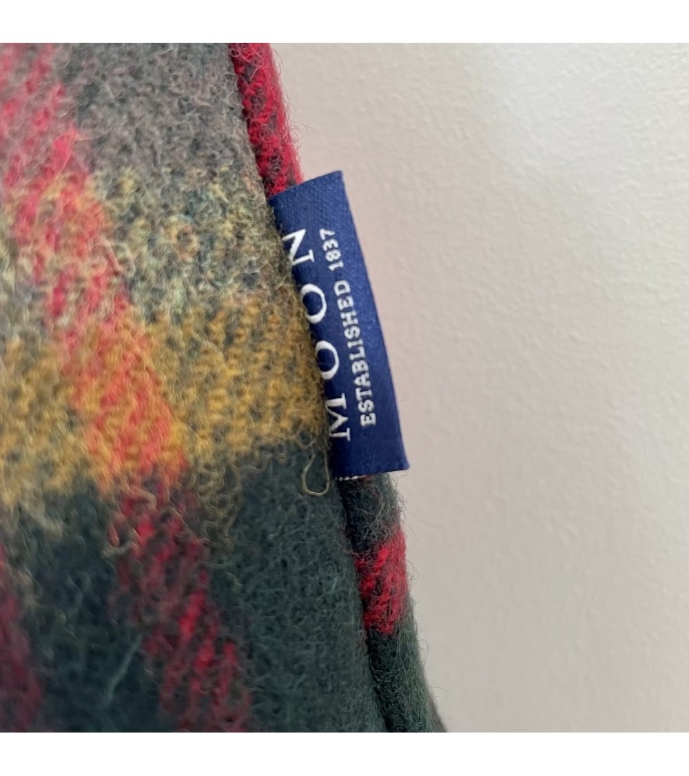 DARK MAPLE - Cuscino per divano in lana merino Bronte by Moon cuscini decorativi per divano deco di lusso originale