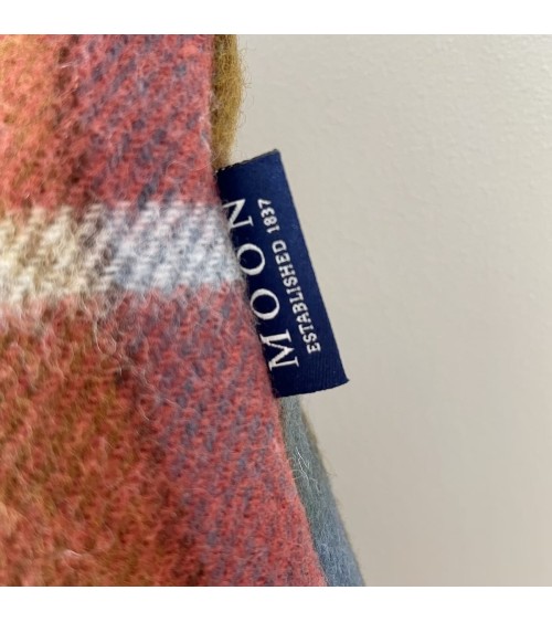 ANTIQUE BUCHANAN - Coussin décoratif en laine mérinos Bronte by Moon pour canapé decoratif salon chaise deco