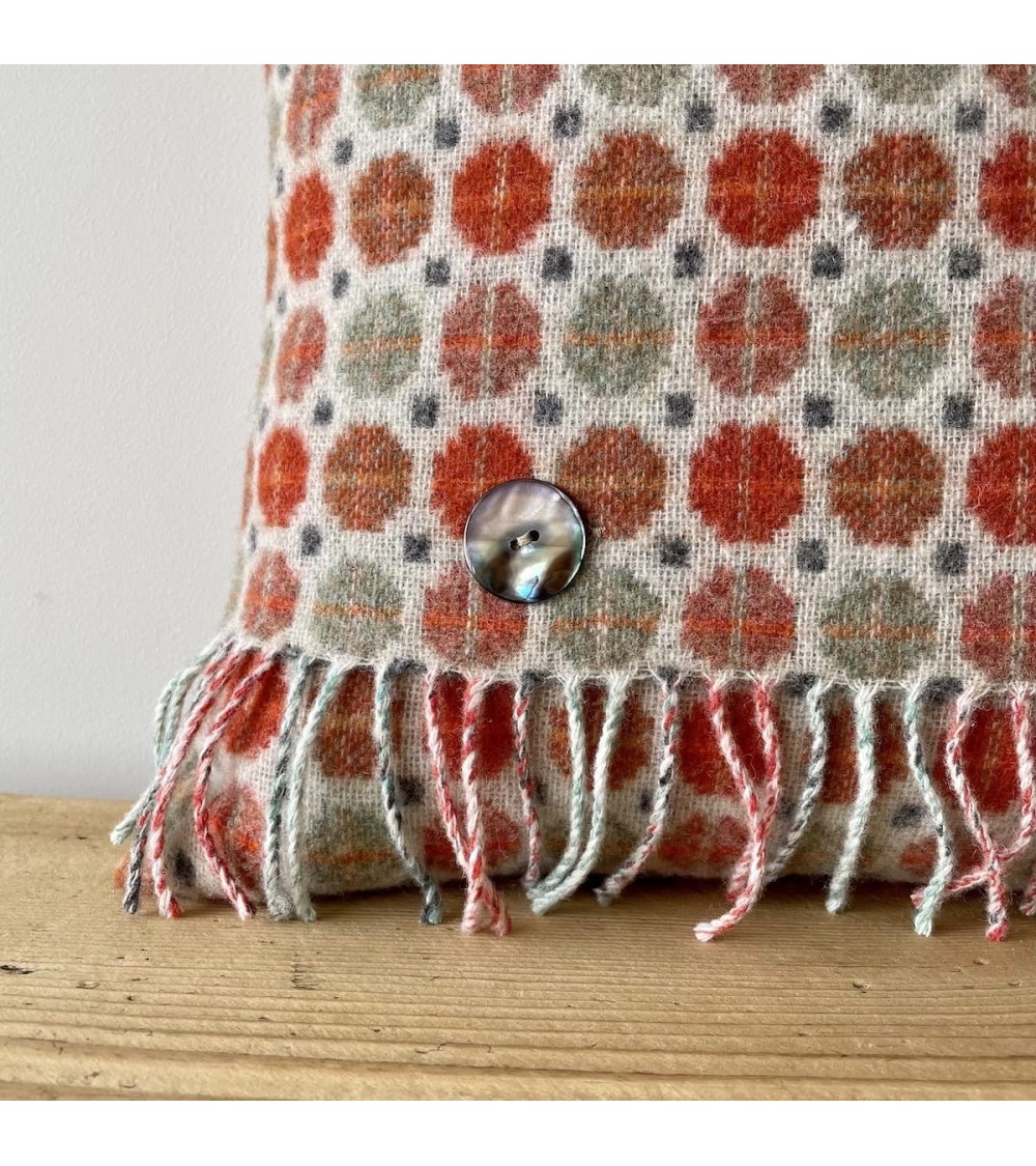 MILAN Safran - Coussin décoratif en laine mérinos Bronte by Moon coussins décoratifs pour canapé salon deco original suisse