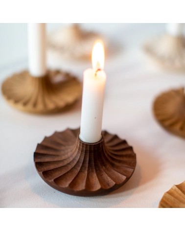 Daggkåpa - Candeliere in legno di noce MYLHTA Candelieri e Portacandele design svizzera originale