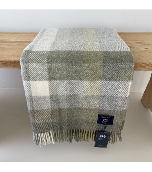 Plaid WOODALE Olive - Couverture canapé en laine Bronte by Moon anglaise plaid tartan ecossais 100 laine highland