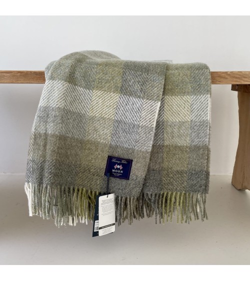 Plaid WOODALE Olive - Couverture canapé en laine Bronte by Moon anglaise plaid tartan ecossais 100 laine highland