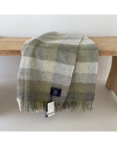 Plaid WOODALE Olive - Couverture canapé en laine Bronte by Moon anglaise plaid tartan ecossais 100 laine highland