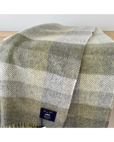 Plaid WOODALE Olive - Couverture canapé en laine Bronte by Moon anglaise plaid tartan ecossais 100 laine highland