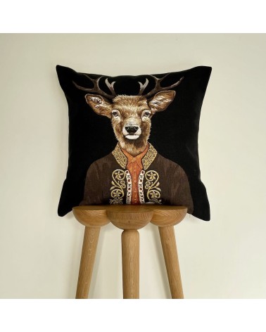Deer - Traditional Tyrolean dress - Cushion cover Yapatkwa best throw pillows sofa cushions covers decorative