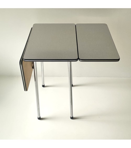 Tavolo pieghevole vintage in formica - Anni '60 Vintage by Kitatori Kitatori.ch - Concept Store di arte e design design svizz...