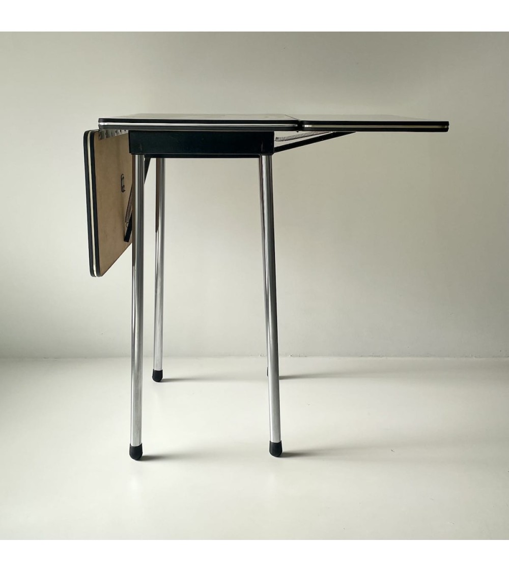 Tavolo pieghevole vintage in formica - Anni '60 Vintage by Kitatori Kitatori.ch - Concept Store di arte e design design svizz...