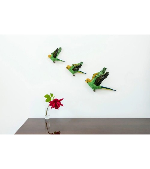 Wall decoration - Flying Green Budgies Trio Sew Heart Felt Wall Decor design switzerland original