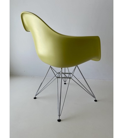 Eames Plastic Armchair DAR - VITRA - Second Hand kitatori switzerland vintage furniture design classics