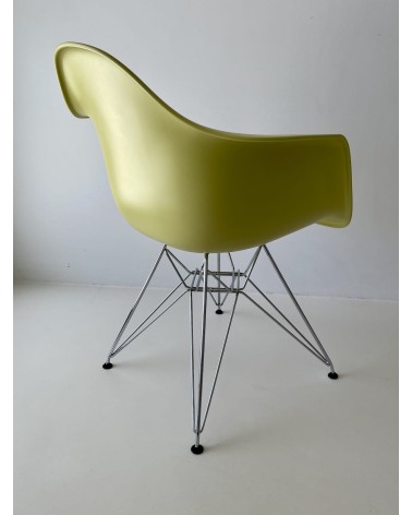 Eames Plastic Armchair DAR - VITRA - Gebraucht kitatori vintage shop design klassiker bern basel zürich