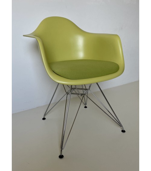 Eames Plastic Armchair DAR - VITRA - Second Hand kitatori switzerland vintage furniture design classics