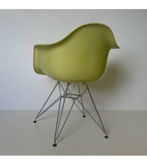 Eames Plastic Armchair DAR - VITRA - Usate kitatori mobili Oggetto di design vintage svizzera