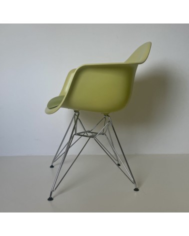 Eames Plastic Armchair DAR - VITRA - Second Hand kitatori switzerland vintage furniture design classics