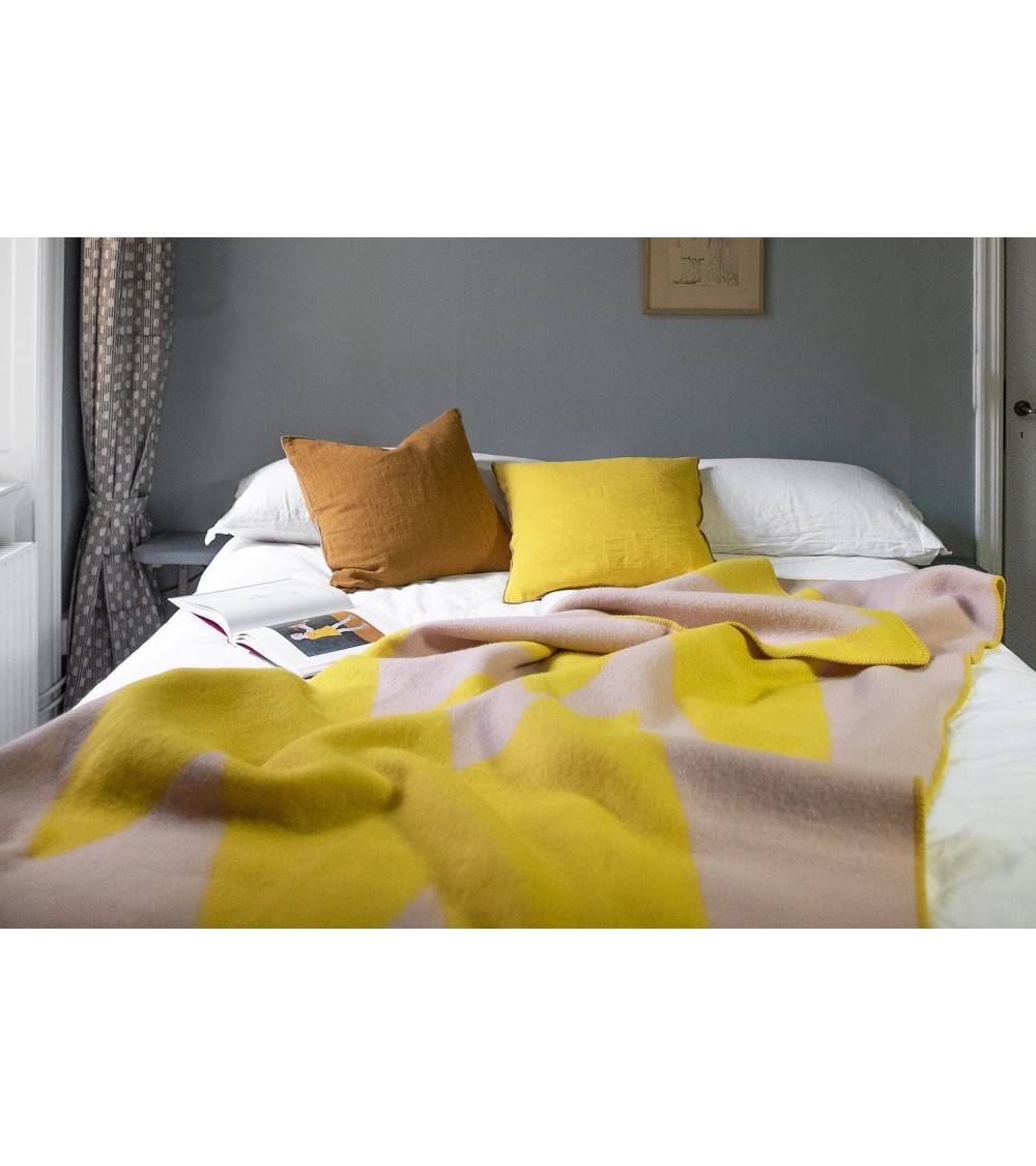 FLASH Lemon - Wool and cotton blanket Brita Sweden best cozy soft throws and blankets for sofa