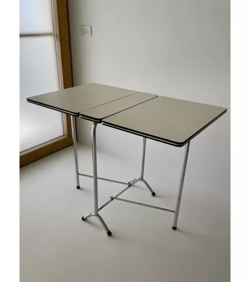 Table pliante en Formica - Vintage Années 60 Vintage by Kitatori Kitatori - Concept Store d'Art et de Design design suisse or...