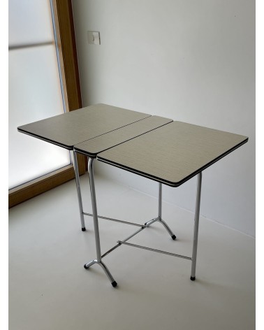 Table pliante en Formica - Vintage Années 60 Vintage by Kitatori Kitatori - Concept Store d'Art et de Design design suisse or...