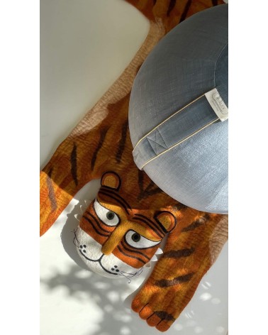 Raj la Tigre - Tappeto animale in lana Sew Heart Felt tappeti in lana naturale fatti a mano Tappeto animali bambini