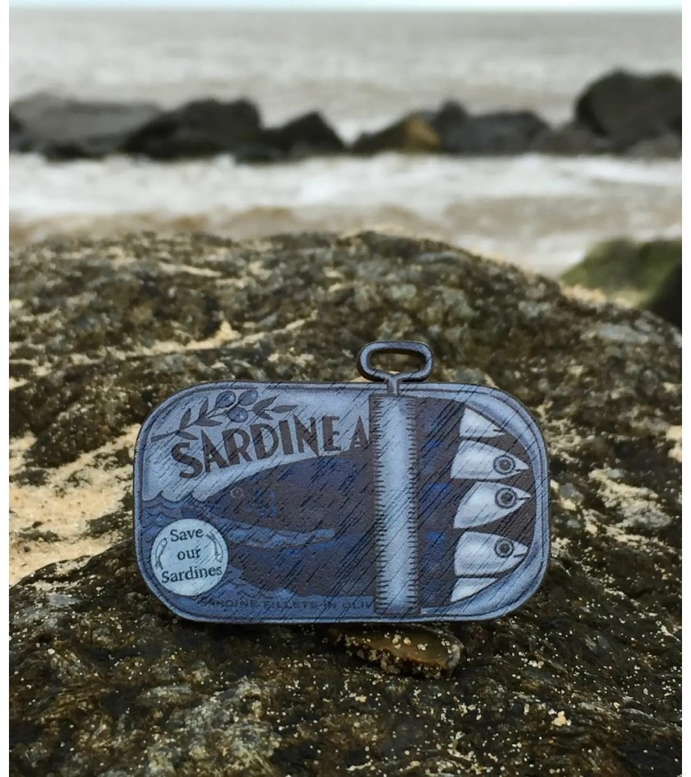 Broche - Sauvez nos Sardines Su Owen pins rare métal originaux bijoux suisse