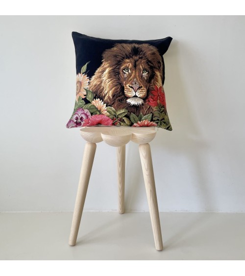 Lion et fleurs - Housse de coussin Yapatkwa coussins décoratifs pour canapé salon deco original suisse