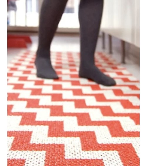 Tapis Vinyle - GUNNEL Rouge Brita Sweden tapis scandinave en vinyle lavable en machine de cuisine exterieur salon couloir