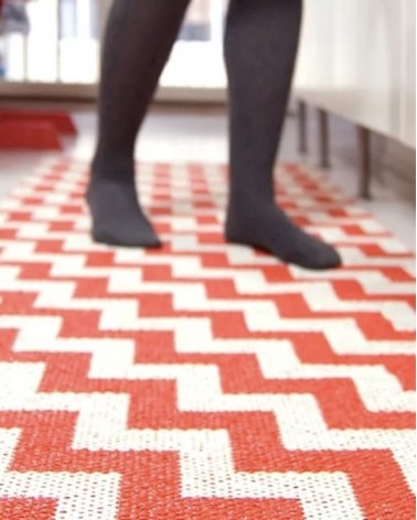 Vinyl Teppich - GUNNEL Rot Brita Sweden outdoor tepiche wetterfest wohnzimmer küchenteppich waschbar küchenläufer kaufen