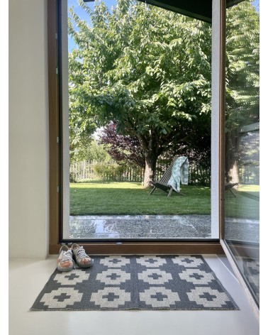 Vinyl Teppich - FLOWER Stone Brita Sweden küchenteppich küchenläufer waschbar waschbarer outdoor teppich Teppichläufer balkon