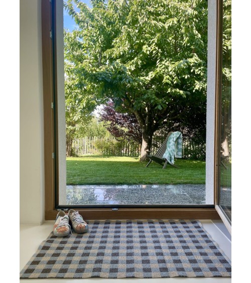 Tappeto in vinile - POPPY Blu Brita Sweden tappeti cucina lavabile lavabili in lavatrice per esterni salotto da esterno moder...