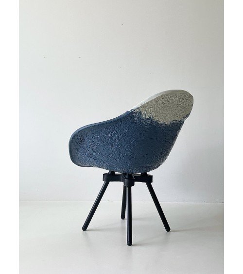Fauteuil design GRAVÊNE 7.0 - Blanc & Bleu Maximum Paris relaxant confortable allaitement maison salon