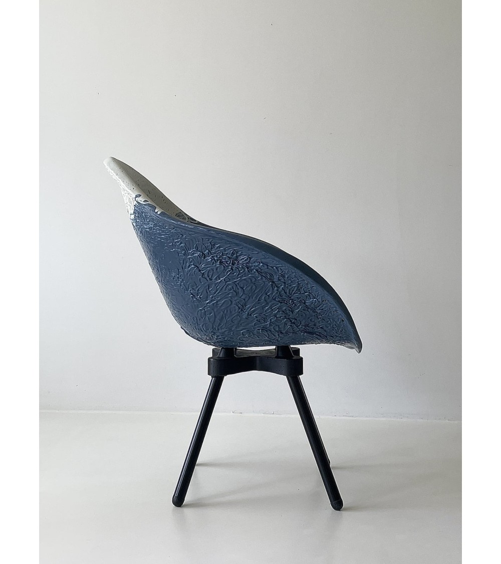 Fauteuil design GRAVÊNE 7.0 - Blanc & Bleu Maximum Paris relaxant confortable allaitement maison salon