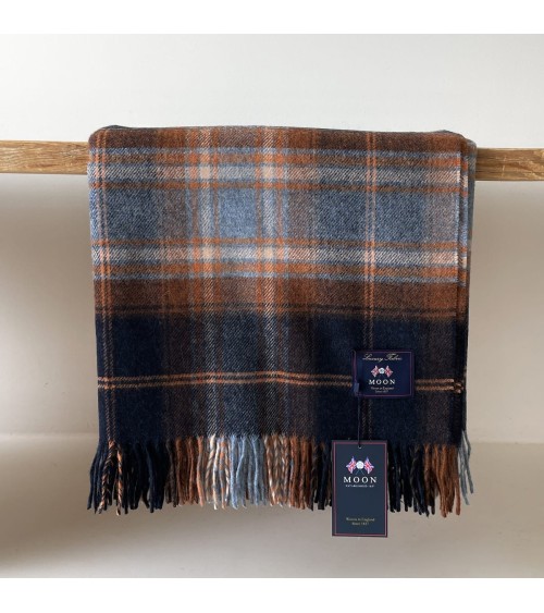 Plaid Winterton Bleu marine - couverture en laine mérinos Bronte by Moon anglaise plaid tartan ecossais 100 laine highland